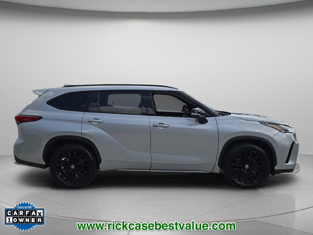Used 2023 Toyota Highlander XSE FWD image 4