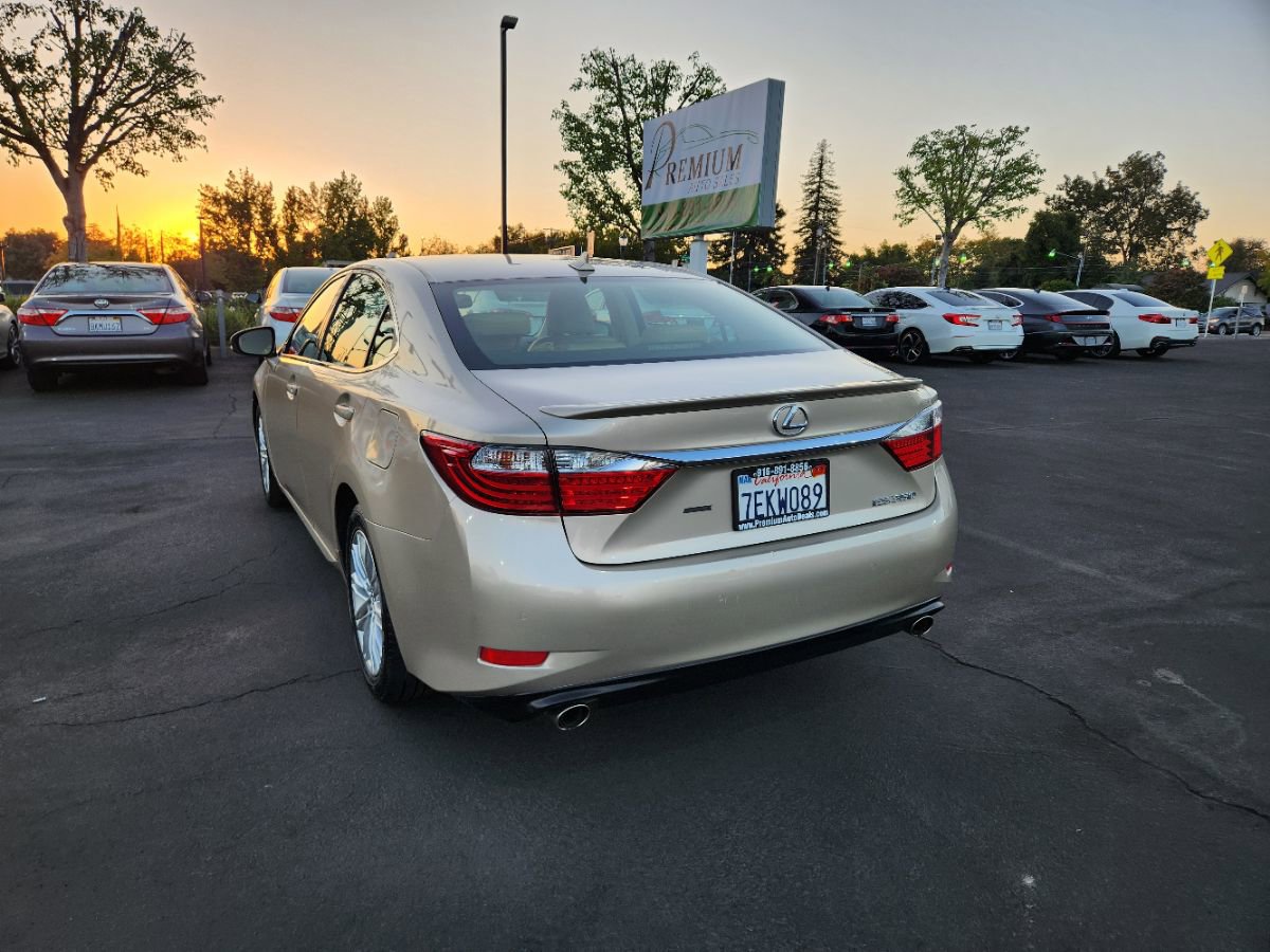 Used 2014 Lexus ES 350 w/ Premium Package image 3