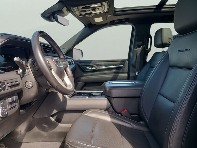 Used 2023 GMC Yukon XL Denali w/ Denali Reserve Package image 23