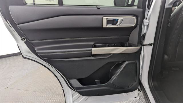 Used 2023 Ford Explorer Limited image 16
