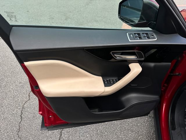 Used 2019 Jaguar F-PACE Premium image 13