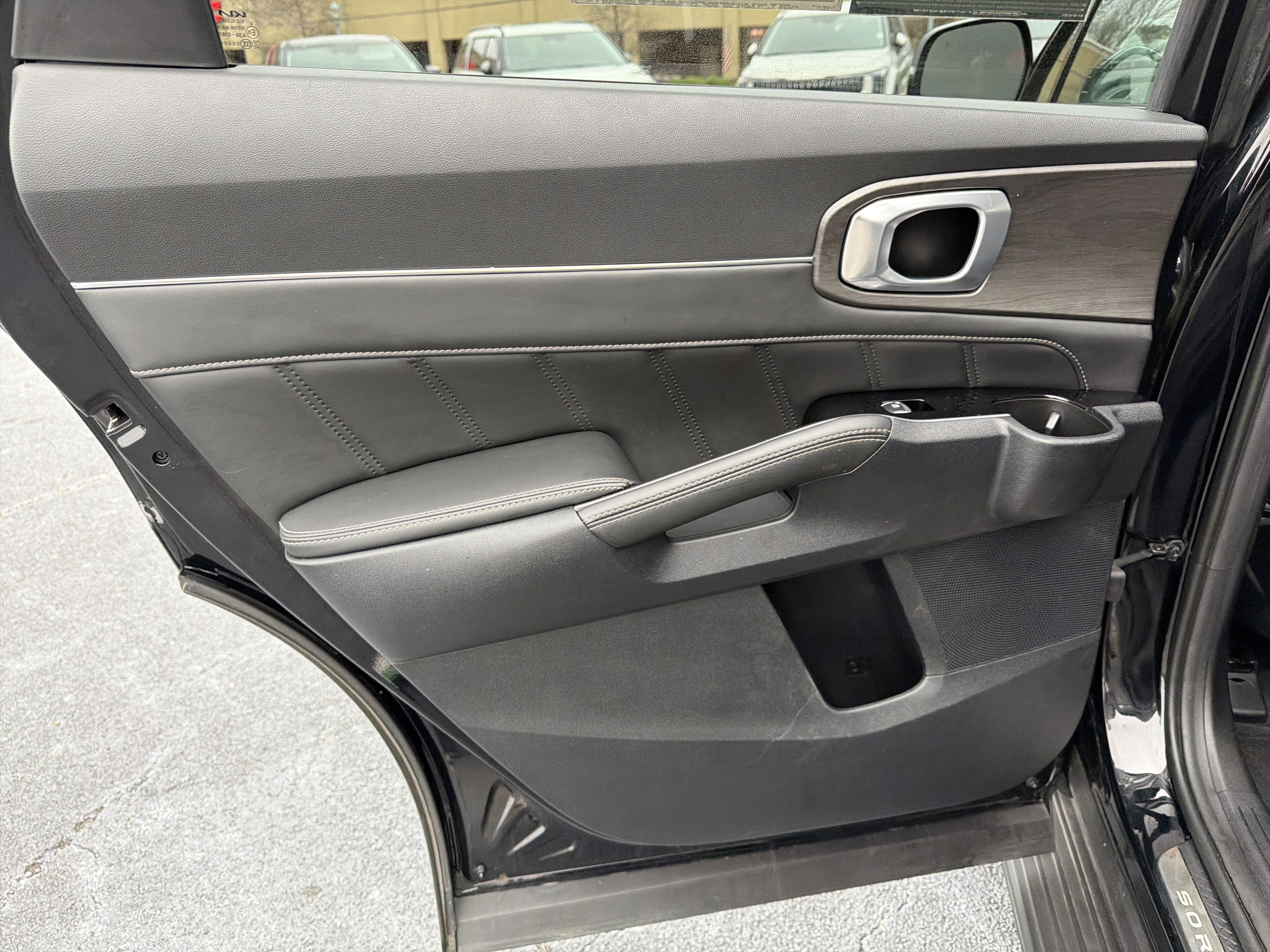 Used 2025 Kia Sorento SX image 22