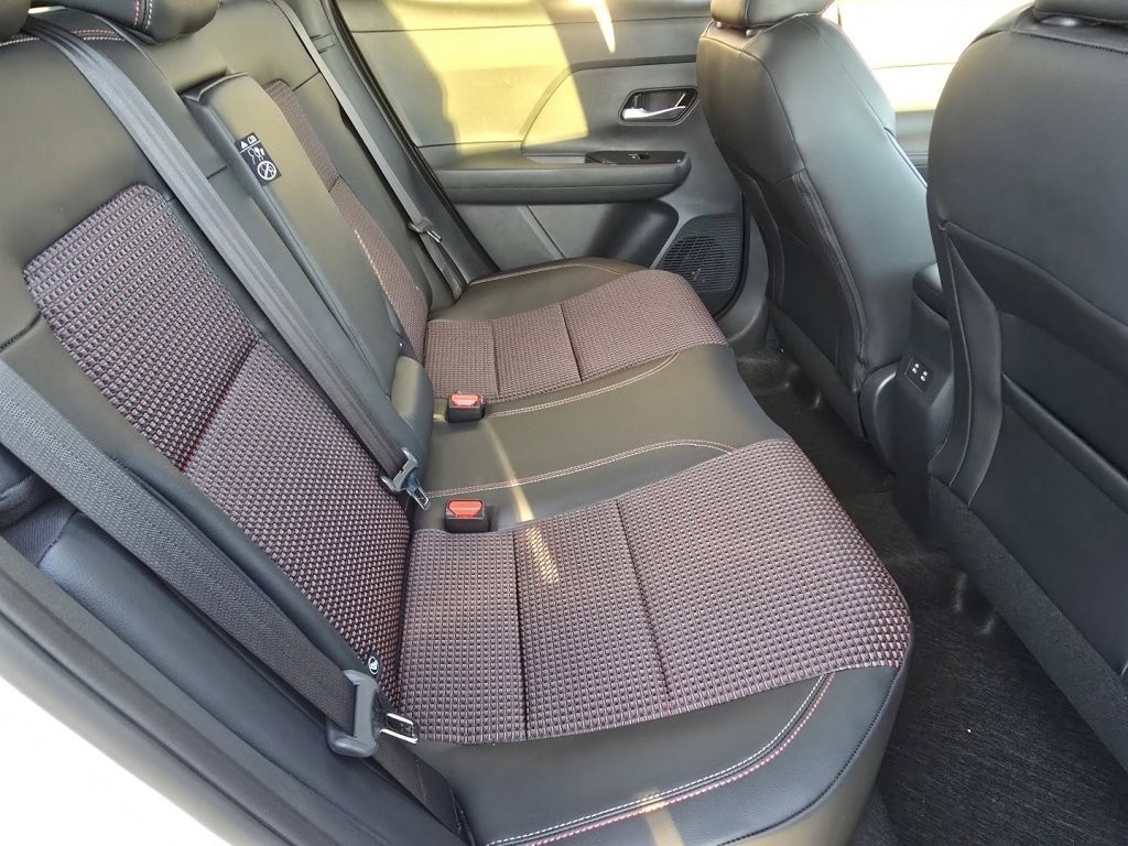 New 2026 Nissan Kicks SR w/ Cold Weather Package image 11