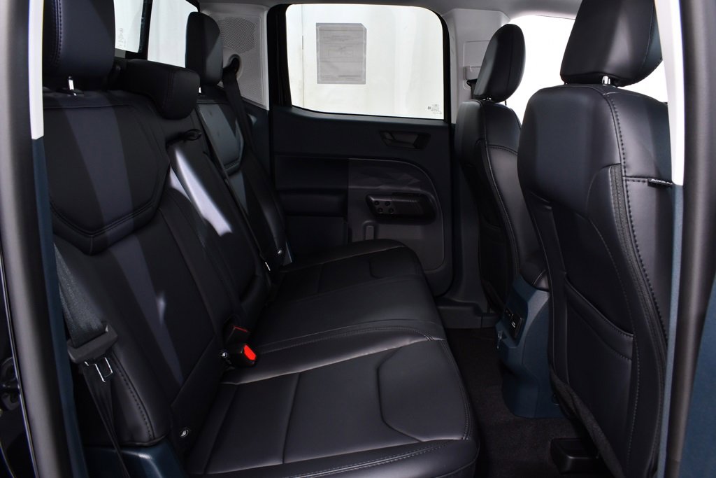 New 2026 Ford Maverick Lariat w/ Black Appearance Package image 19
