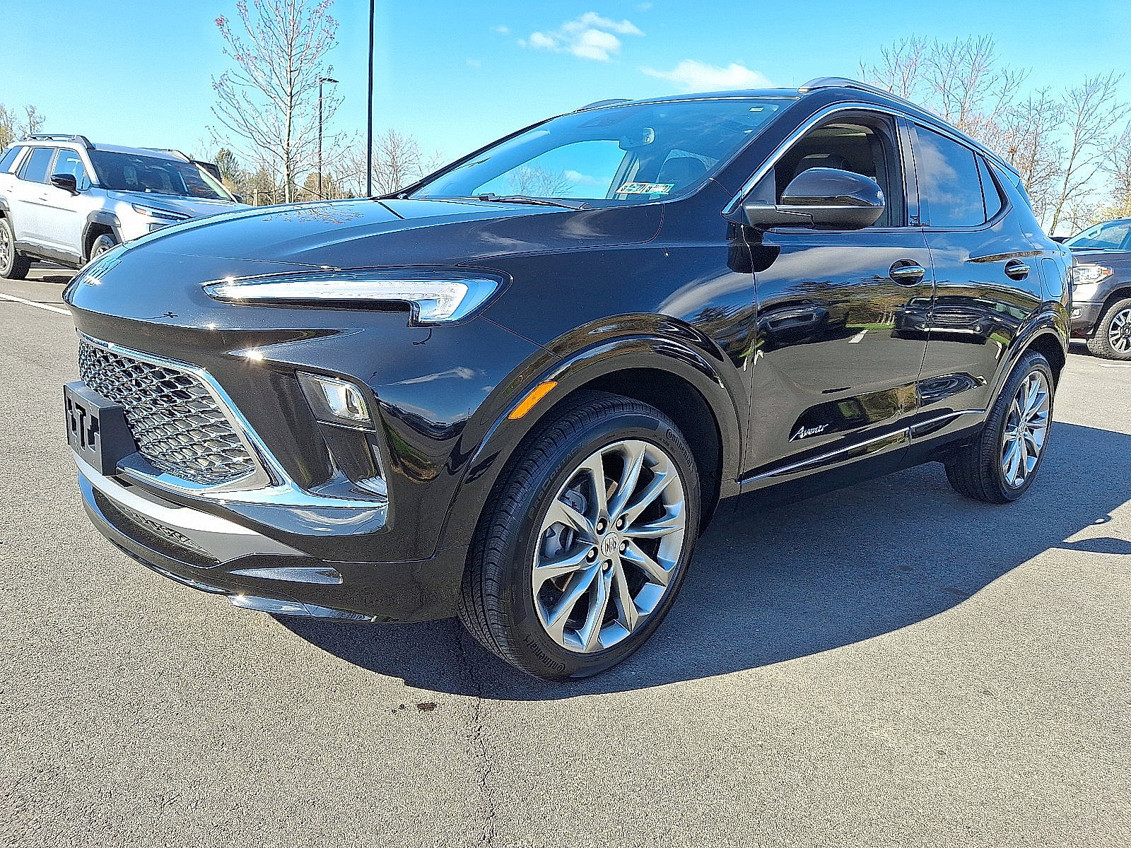 Used 2025 Buick Encore GX Avenir w/ Avenir Convenience Package AWD/4WD image 3