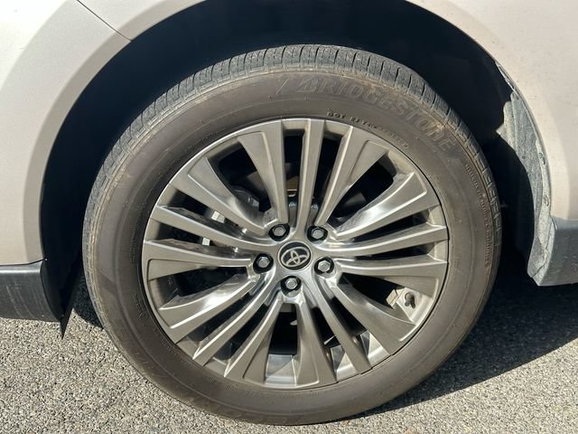 Certified 2023 Toyota Venza Limited AWD/4WD image 16