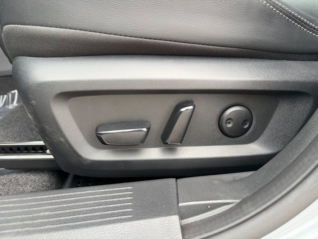 Used 2024 Nissan Rogue SL image 20