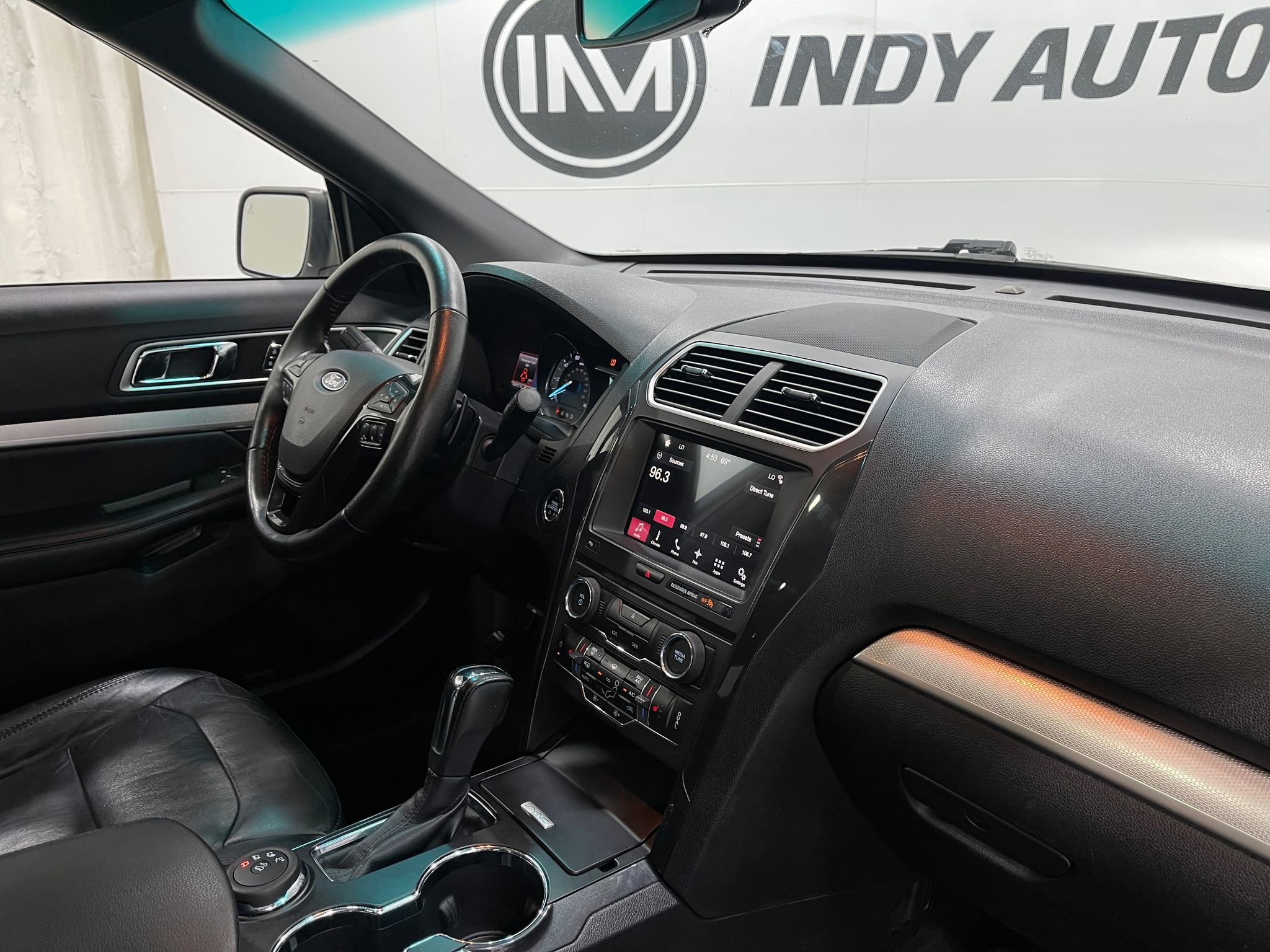 Used 2017 Ford Explorer XLT w/ Equipment Group 202A image 20