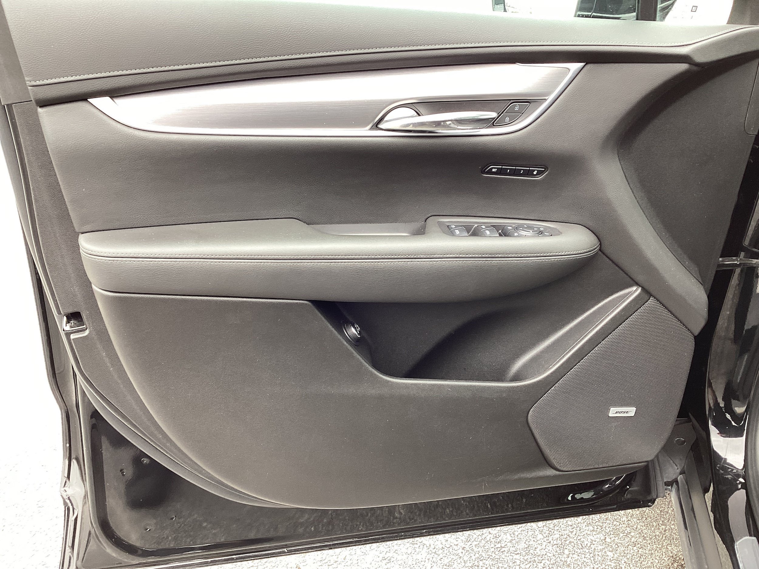 Used 2024 Cadillac XT6 Luxury w/ LPO, Floor Liner Package AWD/4WD image 16