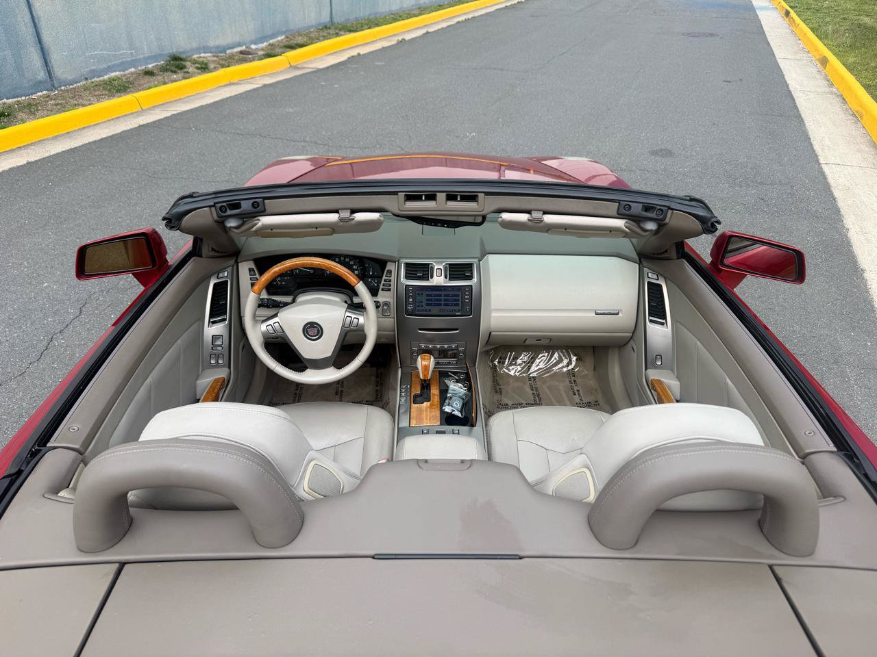 Used 2004 Cadillac XLR RWD image 32