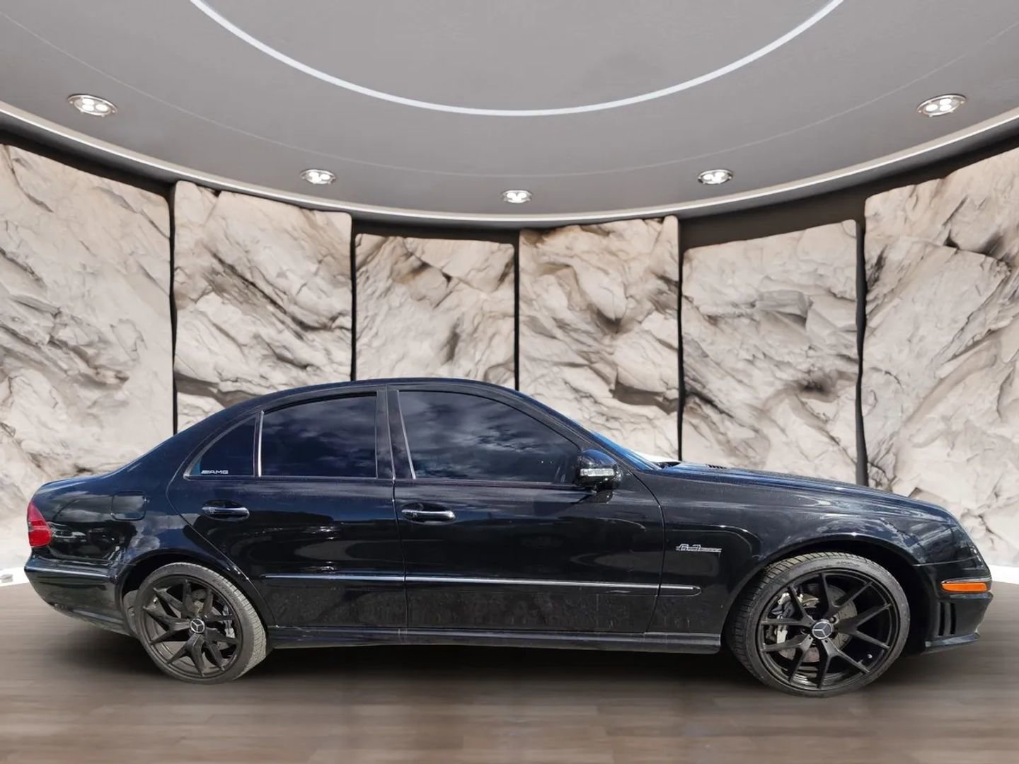 Used 2009 Mercedes-Benz E 63 AMG Sedan image 4