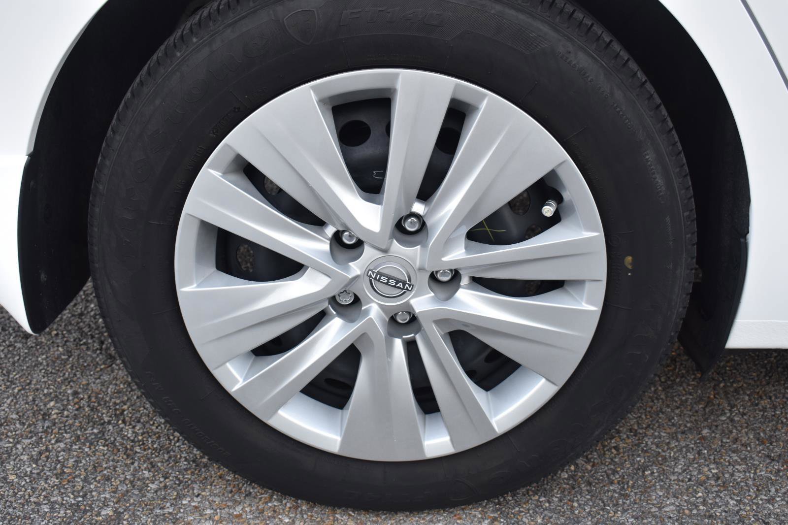 Used 2024 Nissan Sentra S image 9