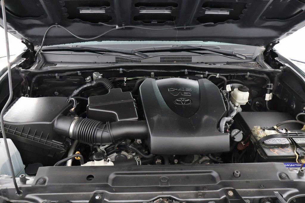 Used 2021 Toyota Tacoma TRD Sport w/ Technology Package image 15