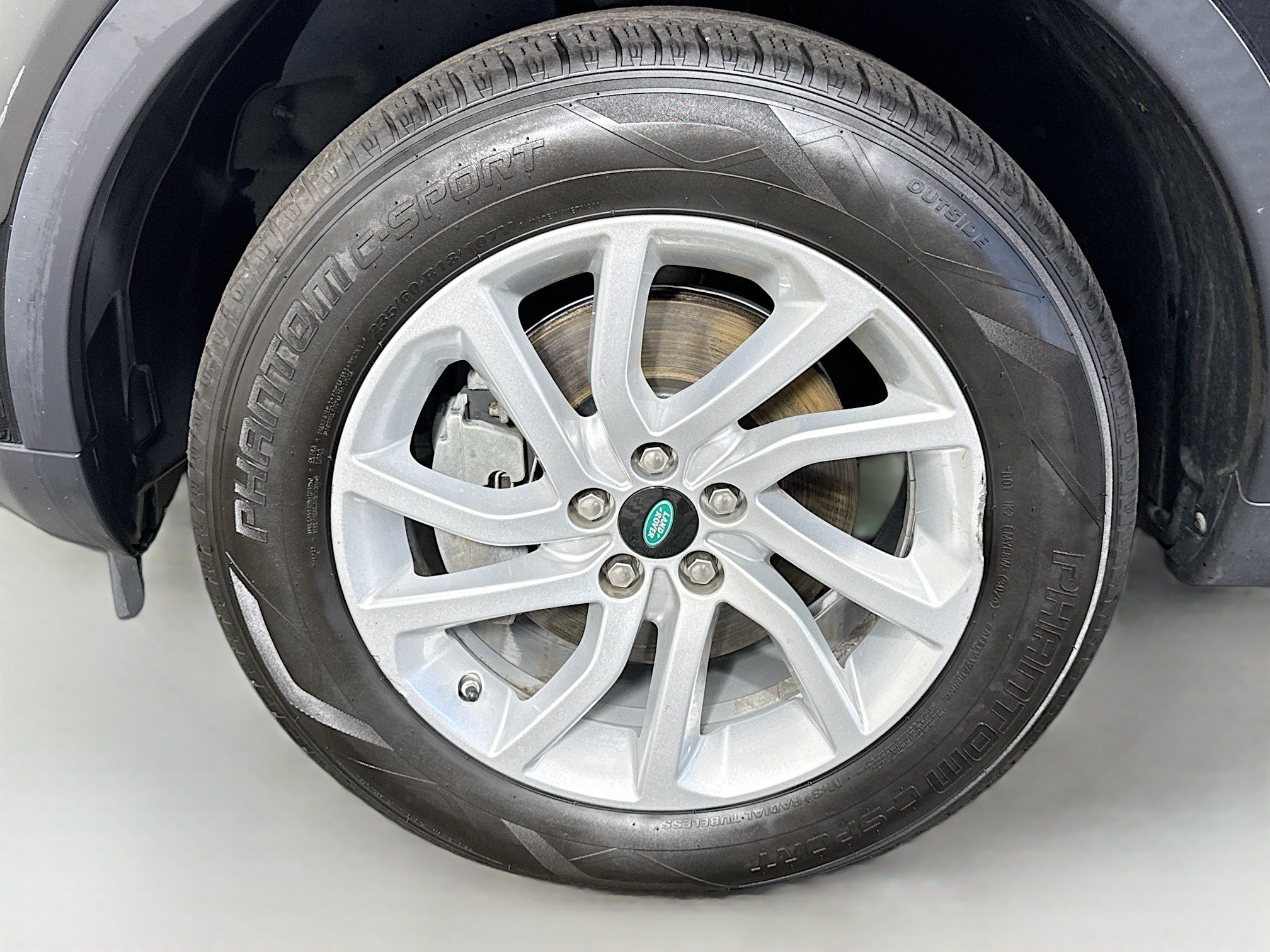 Used 2019 Land Rover Discovery Sport HSE AWD/4WD image 37