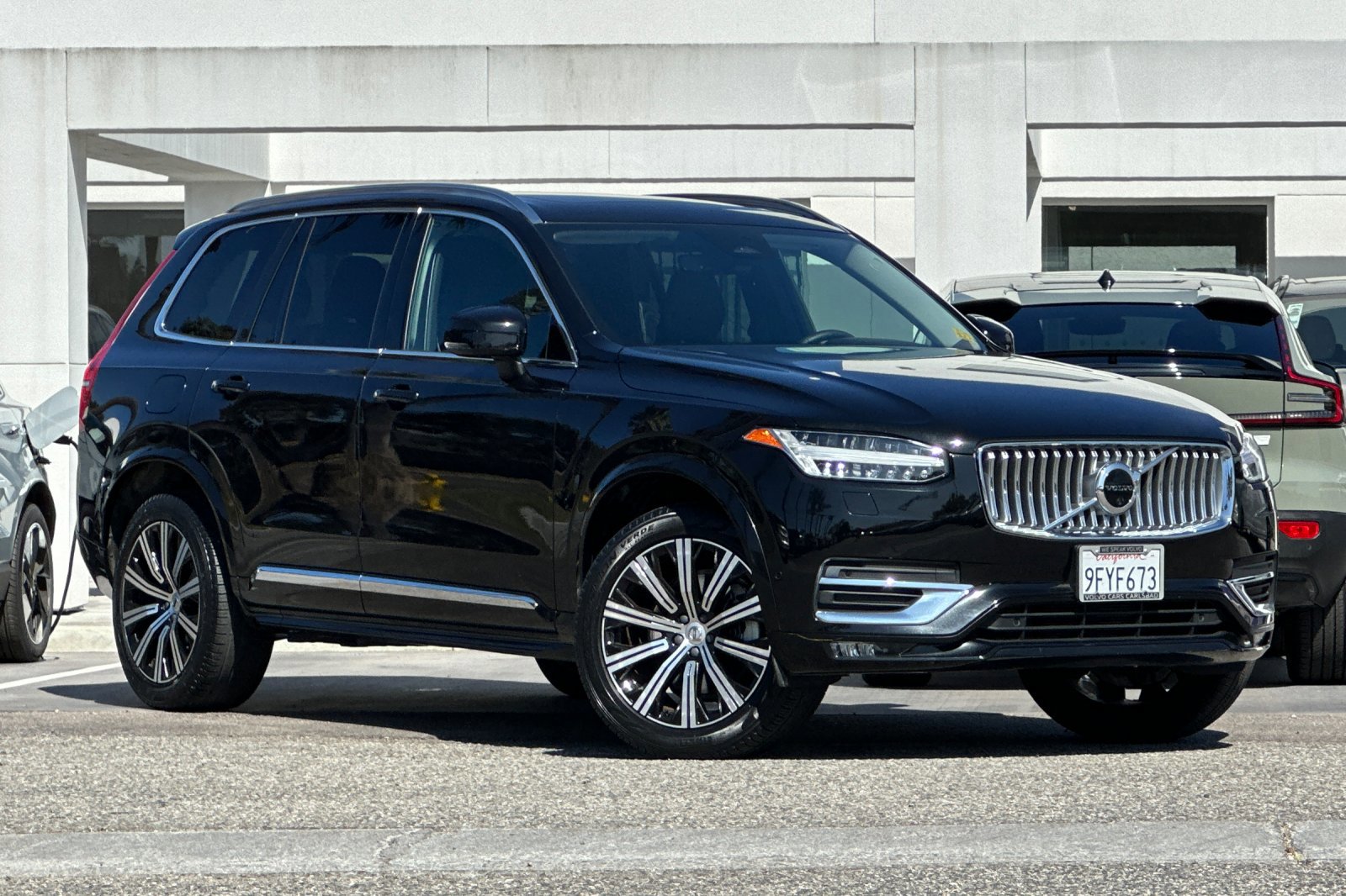 Certified 2023 Volvo XC90 B6 Plus image 2