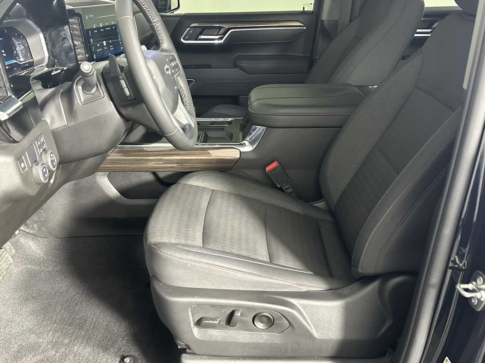 Used 2025 Chevrolet Silverado 1500 RST w/ Convenience Package II image 7