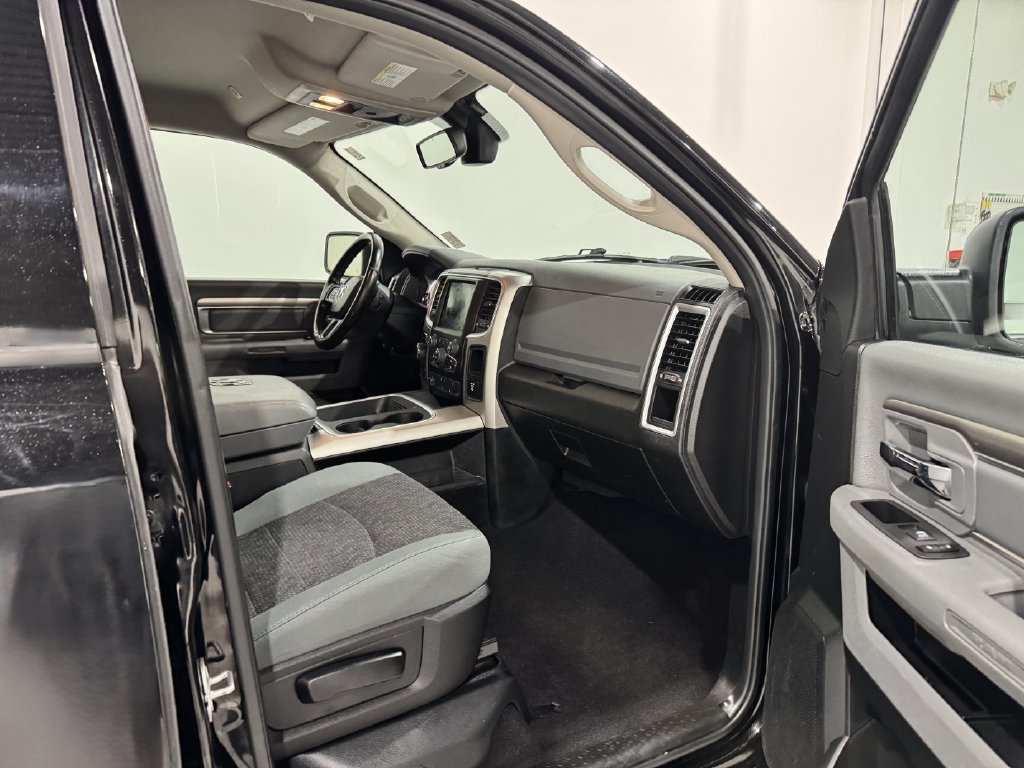 Used 2019 RAM 1500 Warlock AWD/4WD image 23