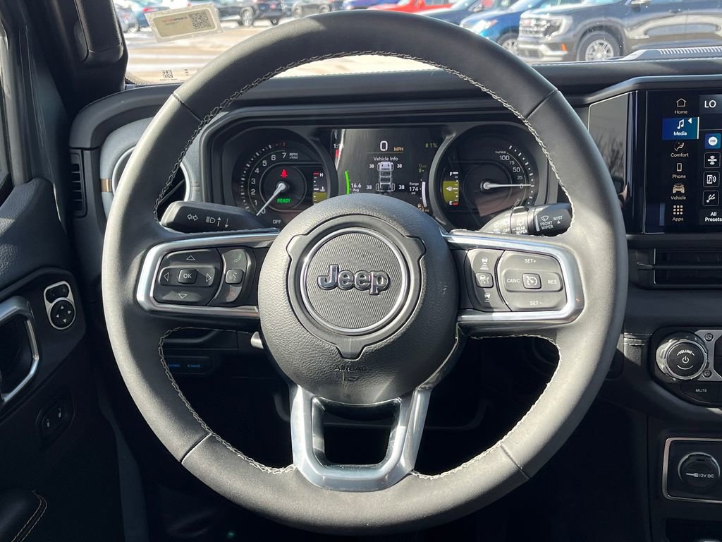 Used 2025 Jeep Wrangler Unlimited Sahara w/ Safety Group image 25