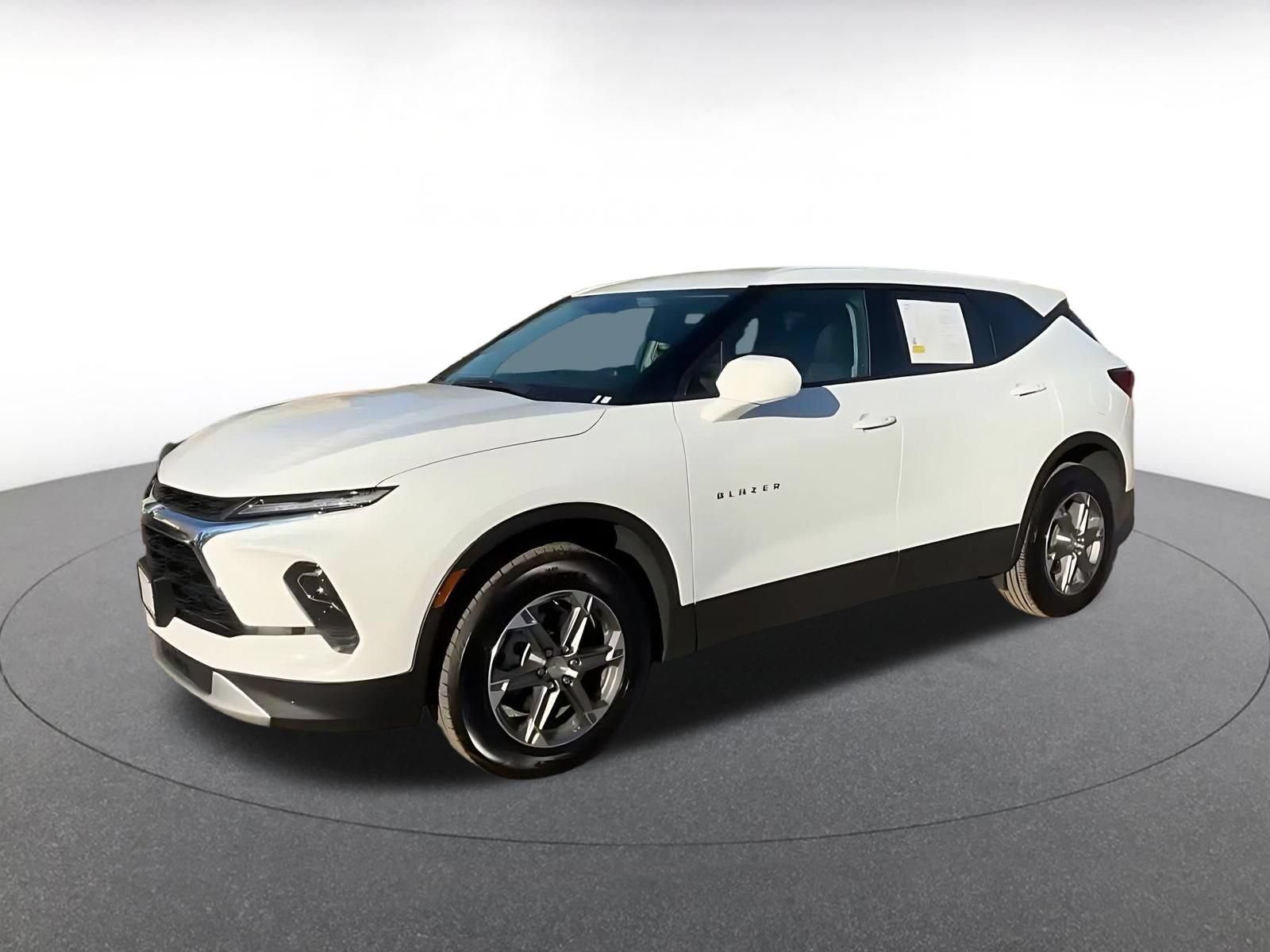 Used 2026 Chevrolet Blazer LT FWD image 8