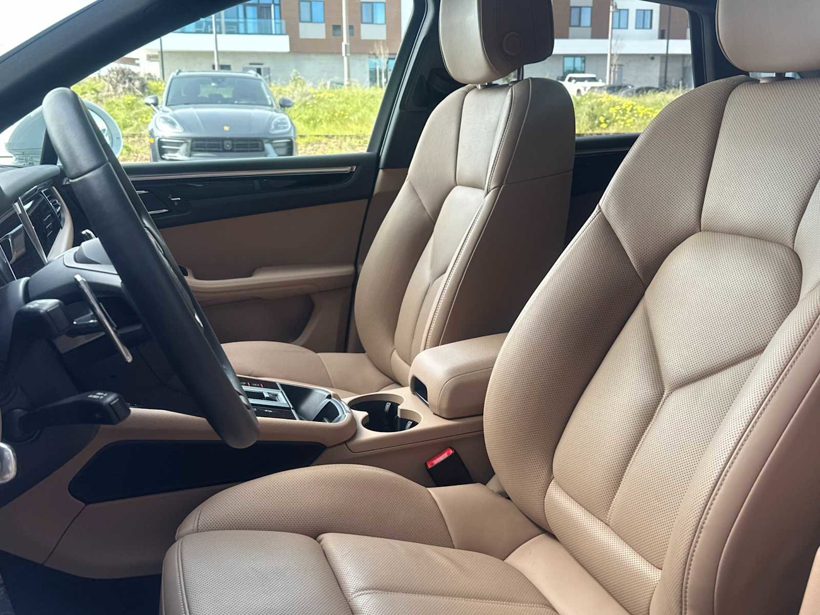 Certified 2025 Porsche Macan S image 5