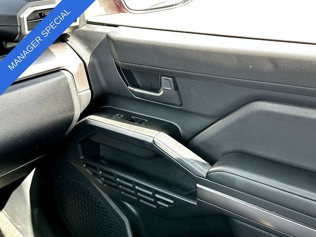 Certified 2025 Toyota 4Runner SR5 AWD/4WD image 28