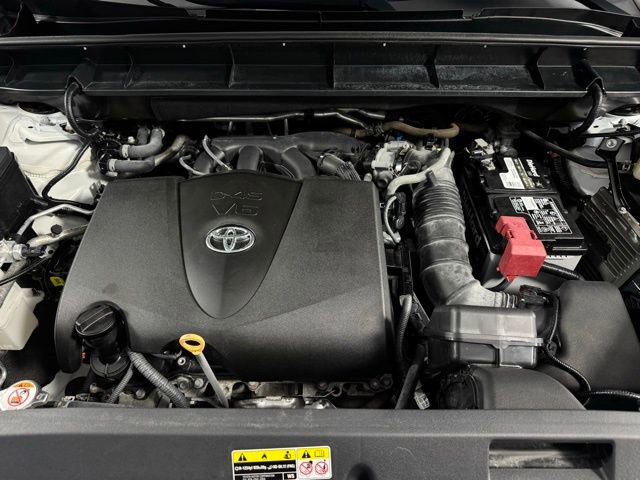 Used 2020 Toyota Highlander L image 13