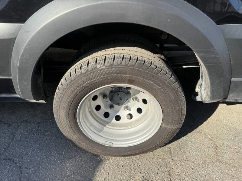 Used 2024 Ford Transit 350 XLT image 22