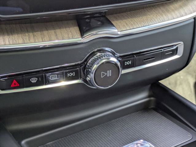 New 2026 Volvo XC60 B5 Plus w/ Protection Package Premier image 8