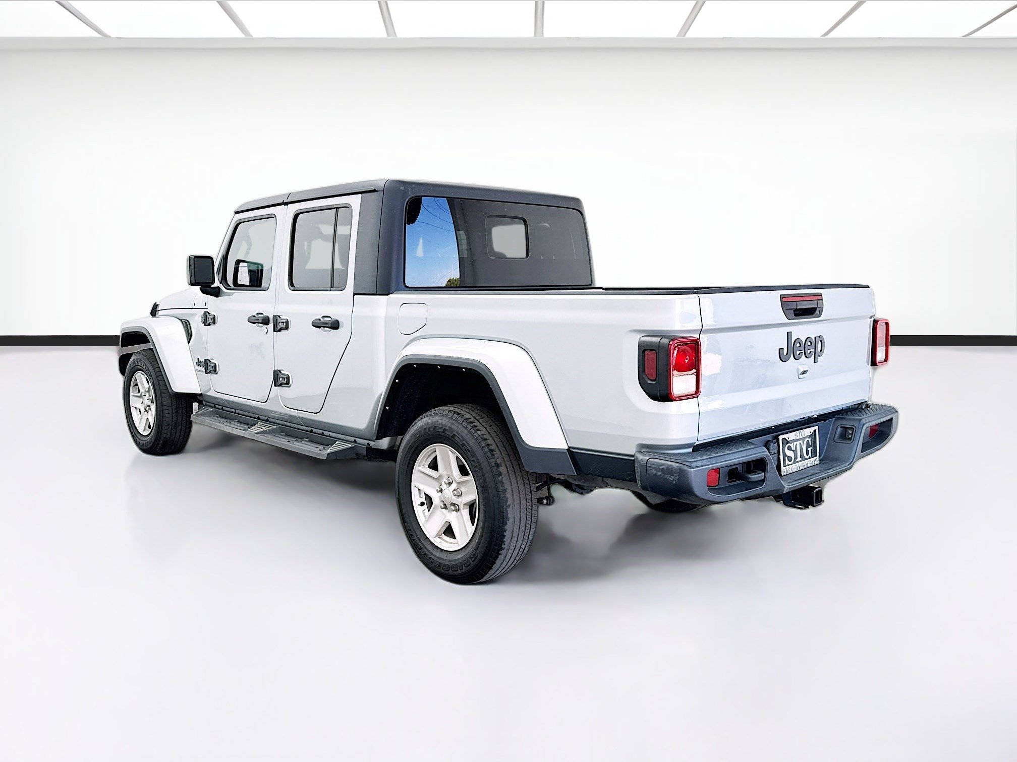 Used 2022 Jeep Gladiator Sport AWD/4WD image 6