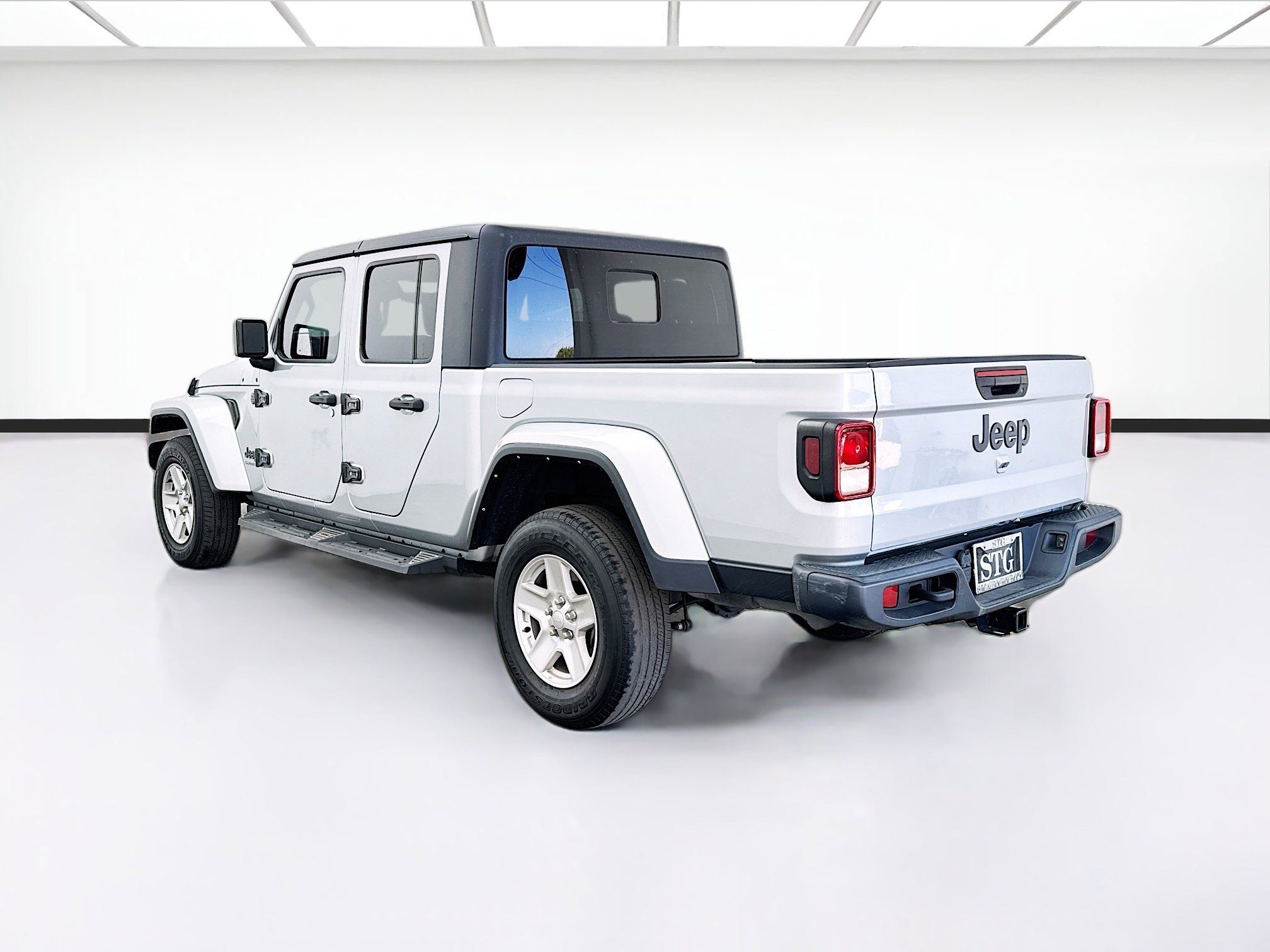 Used 2022 Jeep Gladiator Sport AWD/4WD image 6