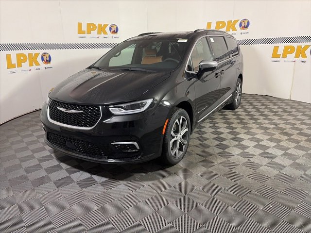New 2026 Chrysler Pacifica Pinnacle image 10