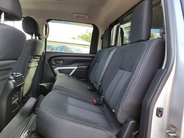 Used 2017 Nissan Titan SV AWD/4WD image 21