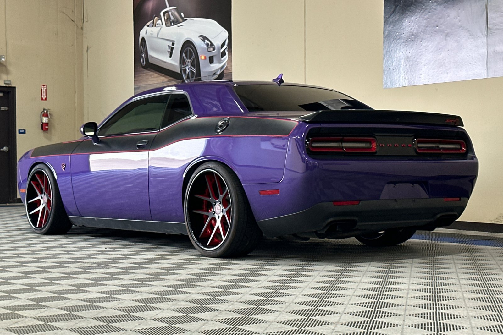 Used 2016 Dodge Challenger SRT Hellcat RWD image 6