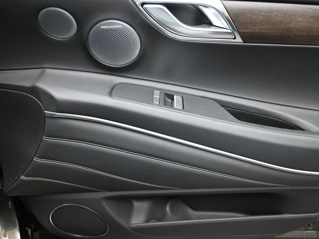 Used 2025 Genesis GV80 3.5T Prestige image 11
