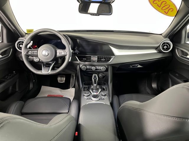 Used 2025 Alfa Romeo Giulia AWD w/ Veloce Package AWD image 43