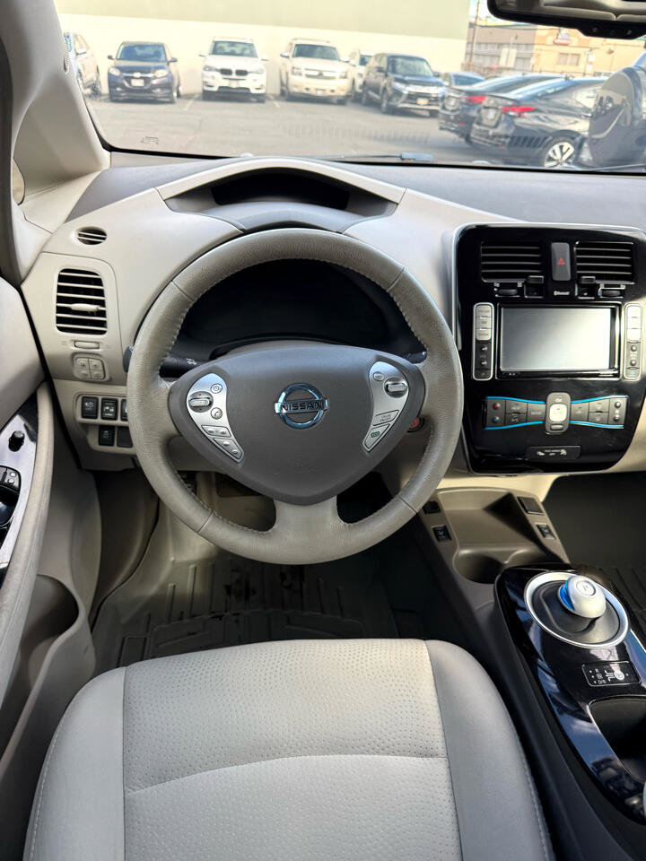 Used 2013 Nissan Leaf SV w/ LED & Quick Charge Pkg image 18