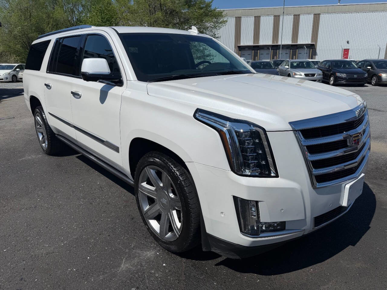 Used 2017 Cadillac Escalade ESV Premium Luxury image 5