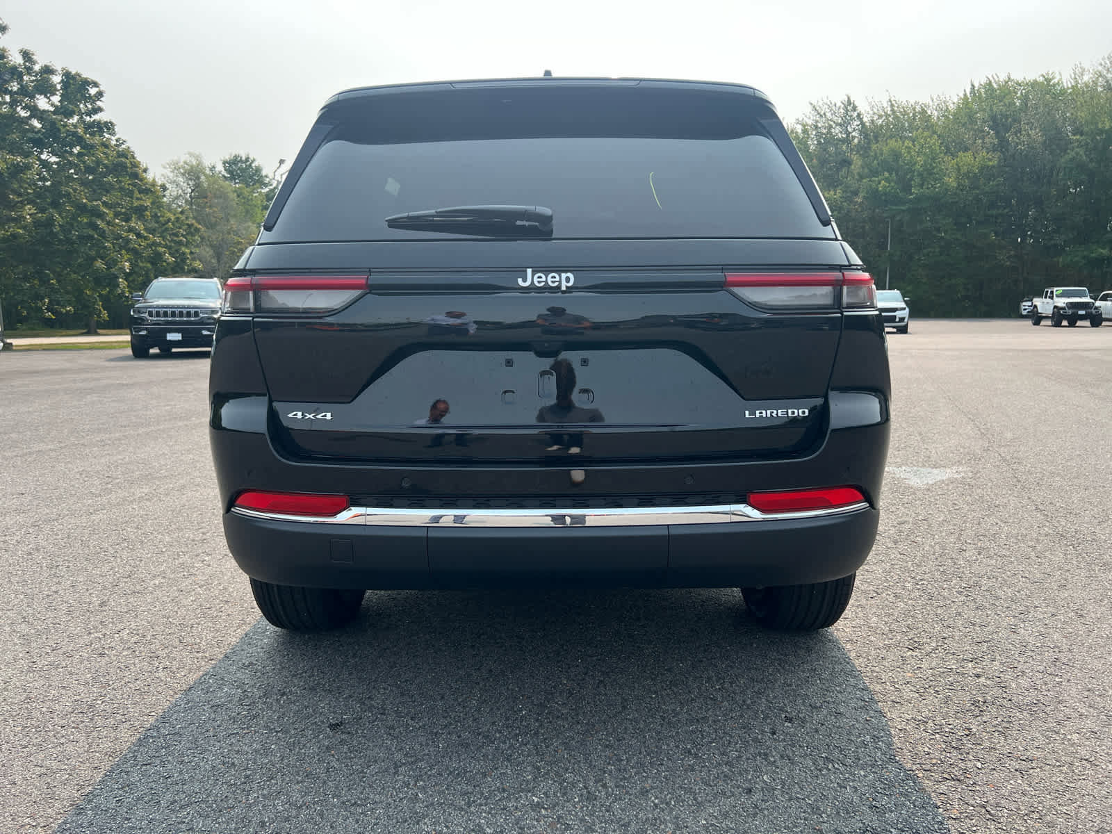 New 2025 Jeep Grand Cherokee Laredo w/ Luxury Tech Group I image 5