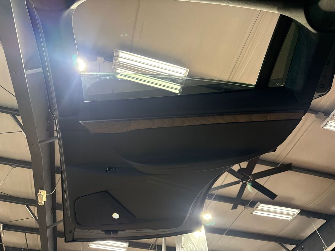 Used 2020 Tesla Model X image 76