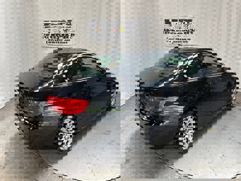 Used 2011 BMW 328i xDrive Coupe w/ Premium Pkg image 6