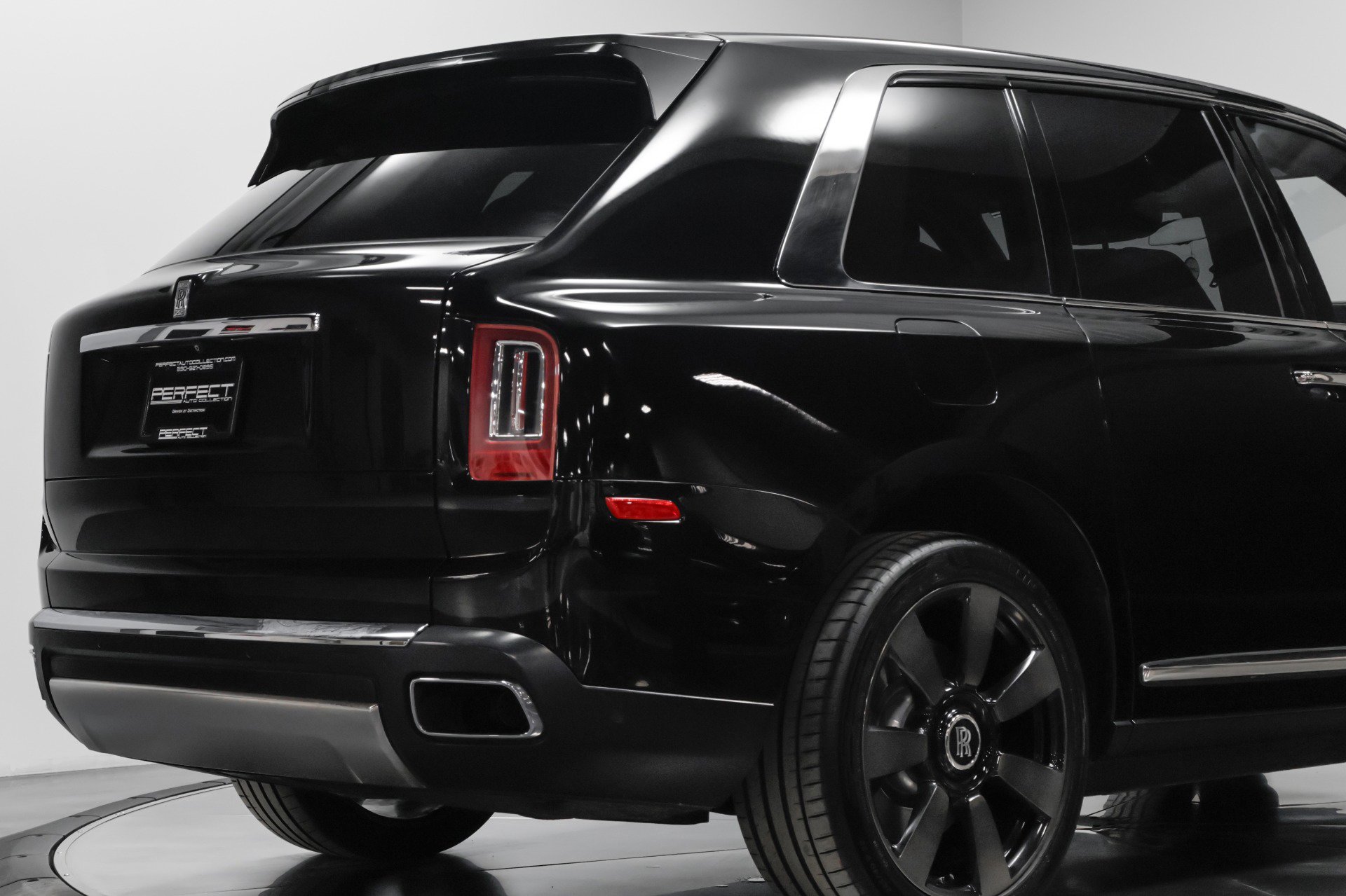 Used 2019 Rolls-Royce Cullinan image 14