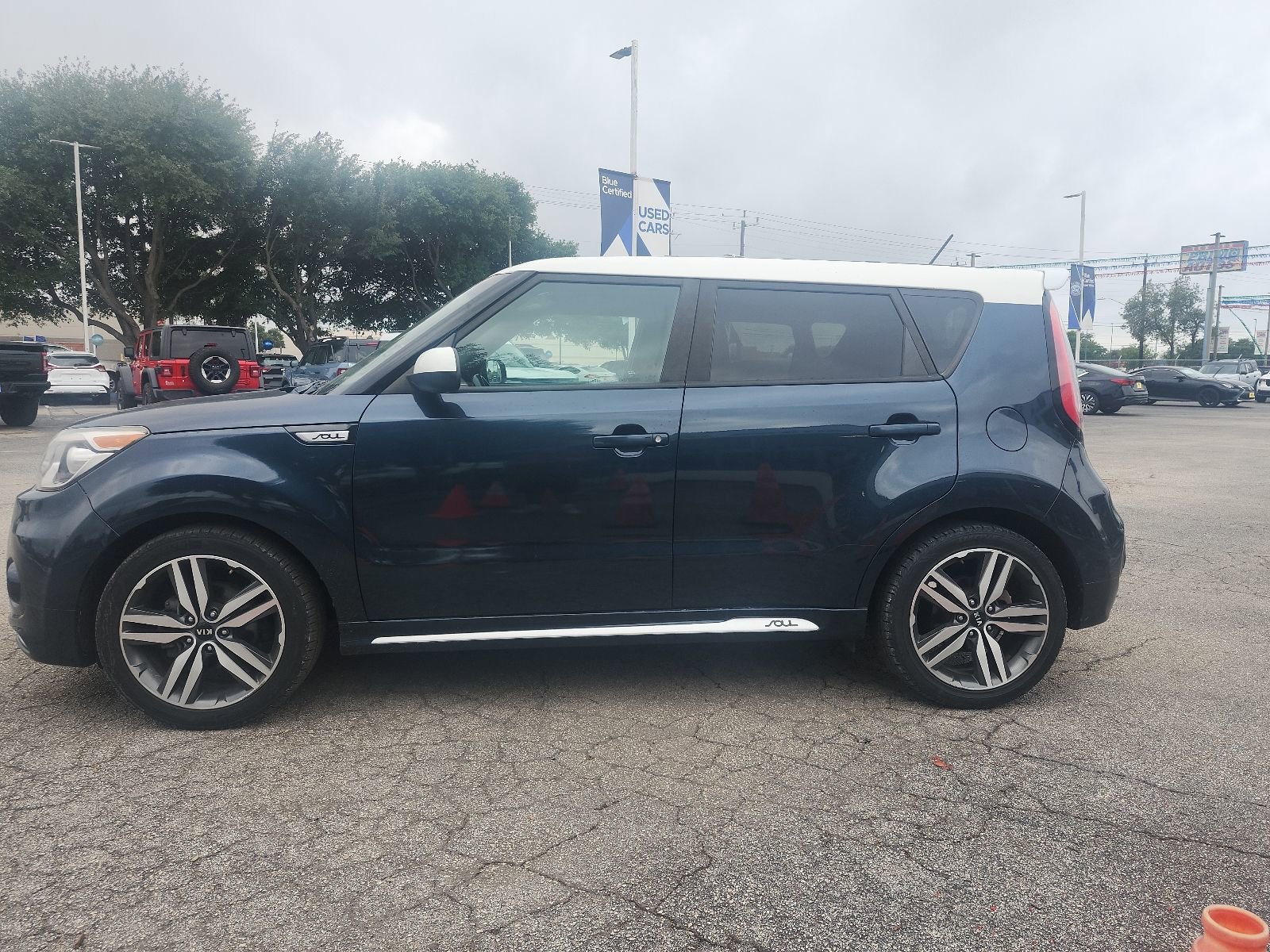 Used 2018 Kia Soul + FWD image 6