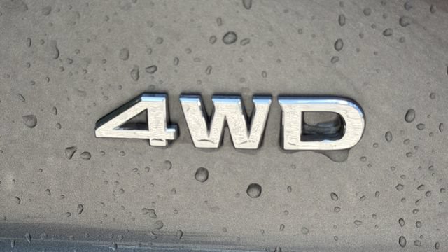 Used 2025 Nissan Pathfinder SV AWD/4WD image 39