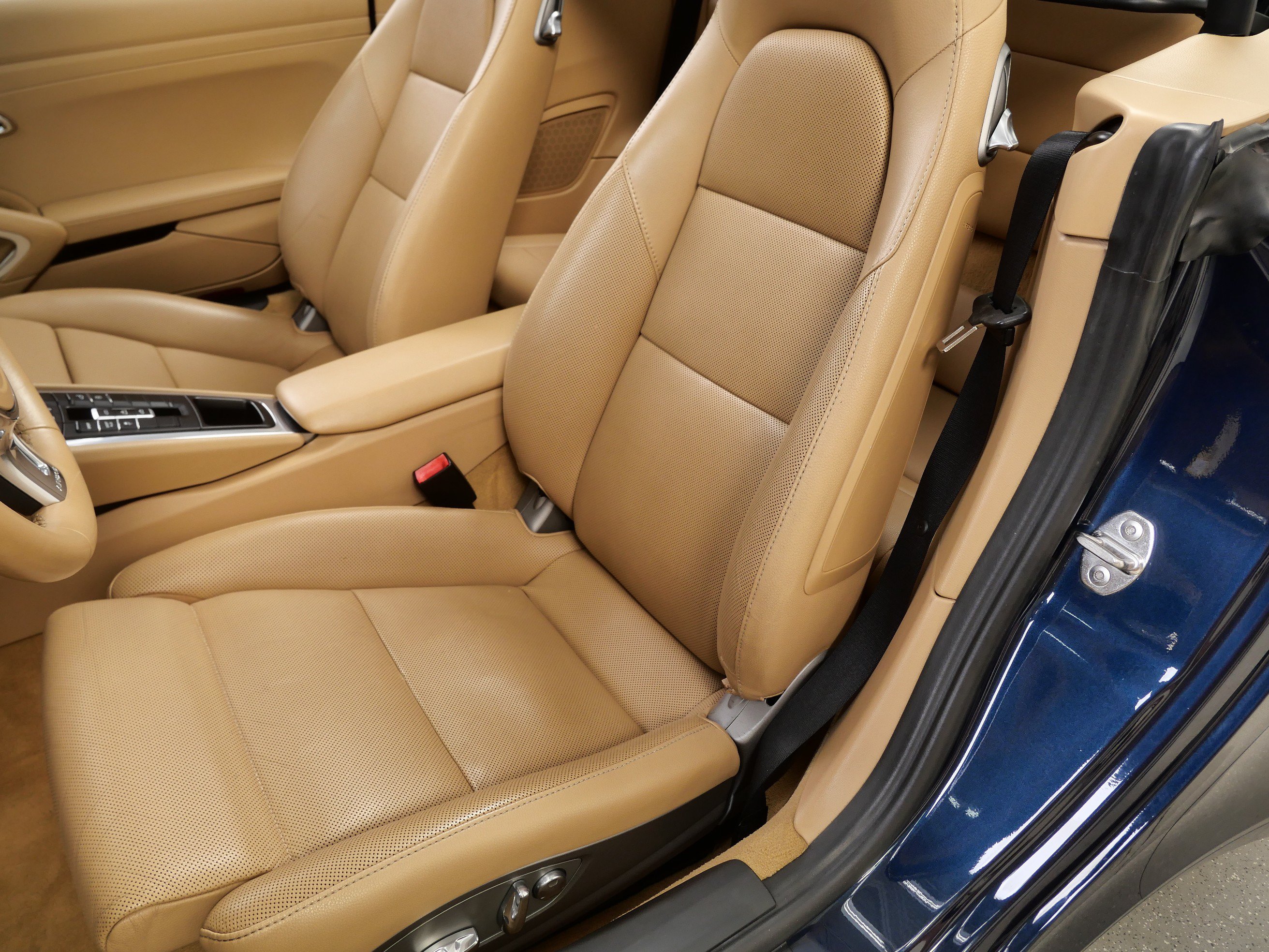Used 2013 Porsche 911 Carrera RWD image 3