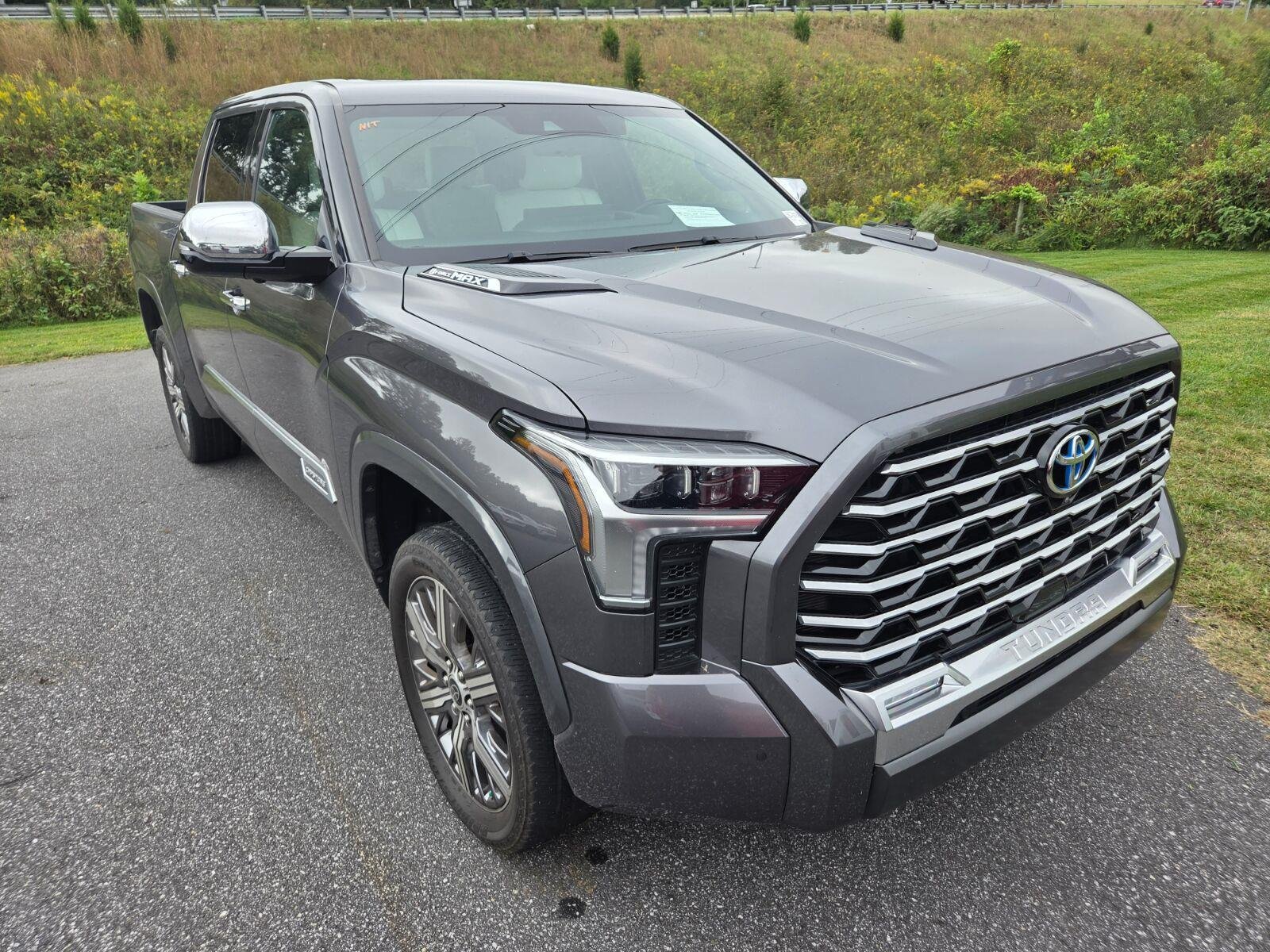 Used 2023 Toyota Tundra Capstone AWD/4WD image 3