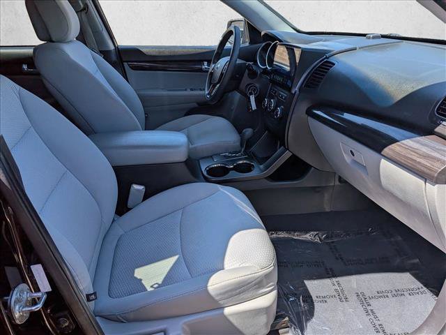 Used 2012 Kia Sorento FWD image 19