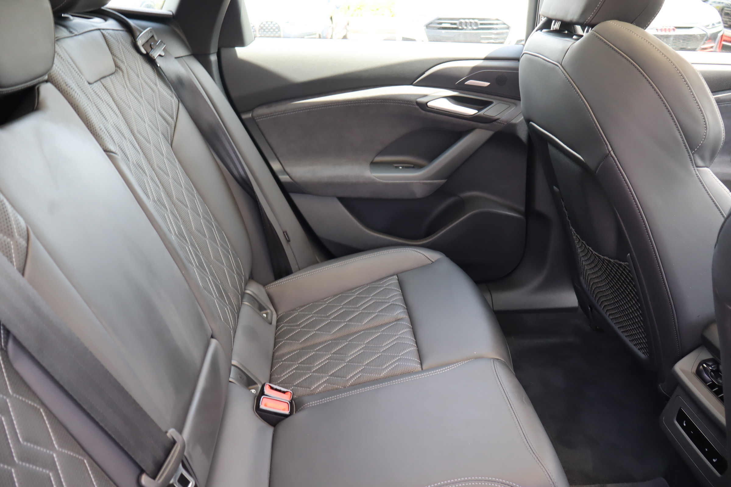 Used 2025 Audi S6 e-tron Premium Plus w/ Premium Plus AWD/4WD image 19