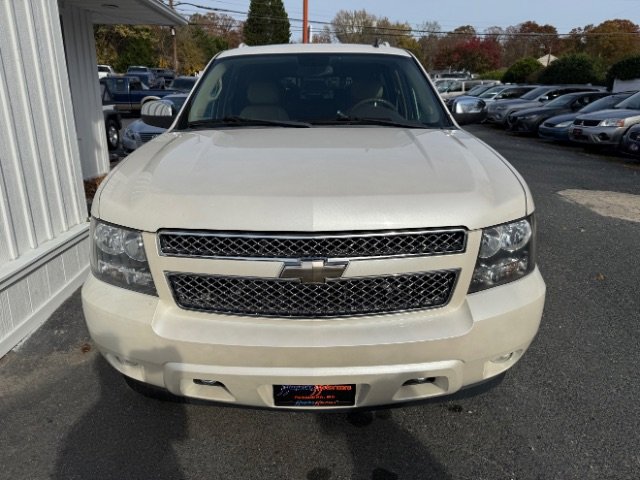 Used 2010 Chevrolet Suburban LTZ image 17
