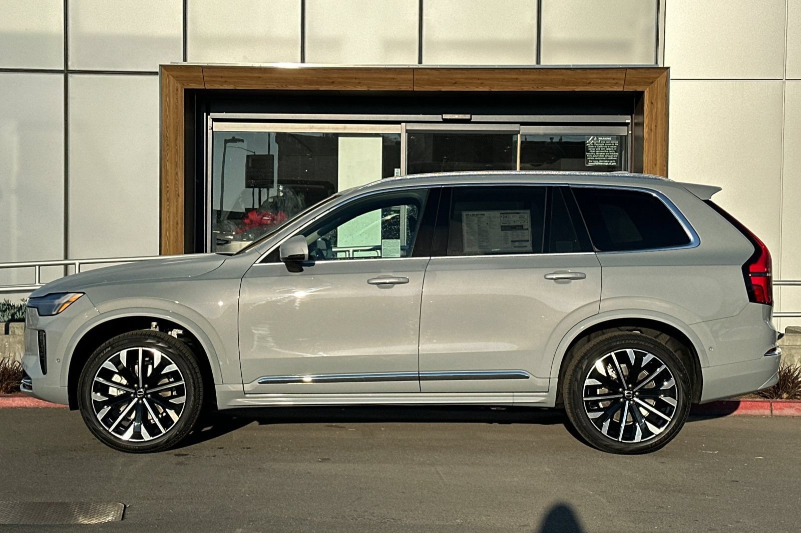 New 2026 Volvo XC90 B5 Plus w/ Protection Package AWD/4WD image 5
