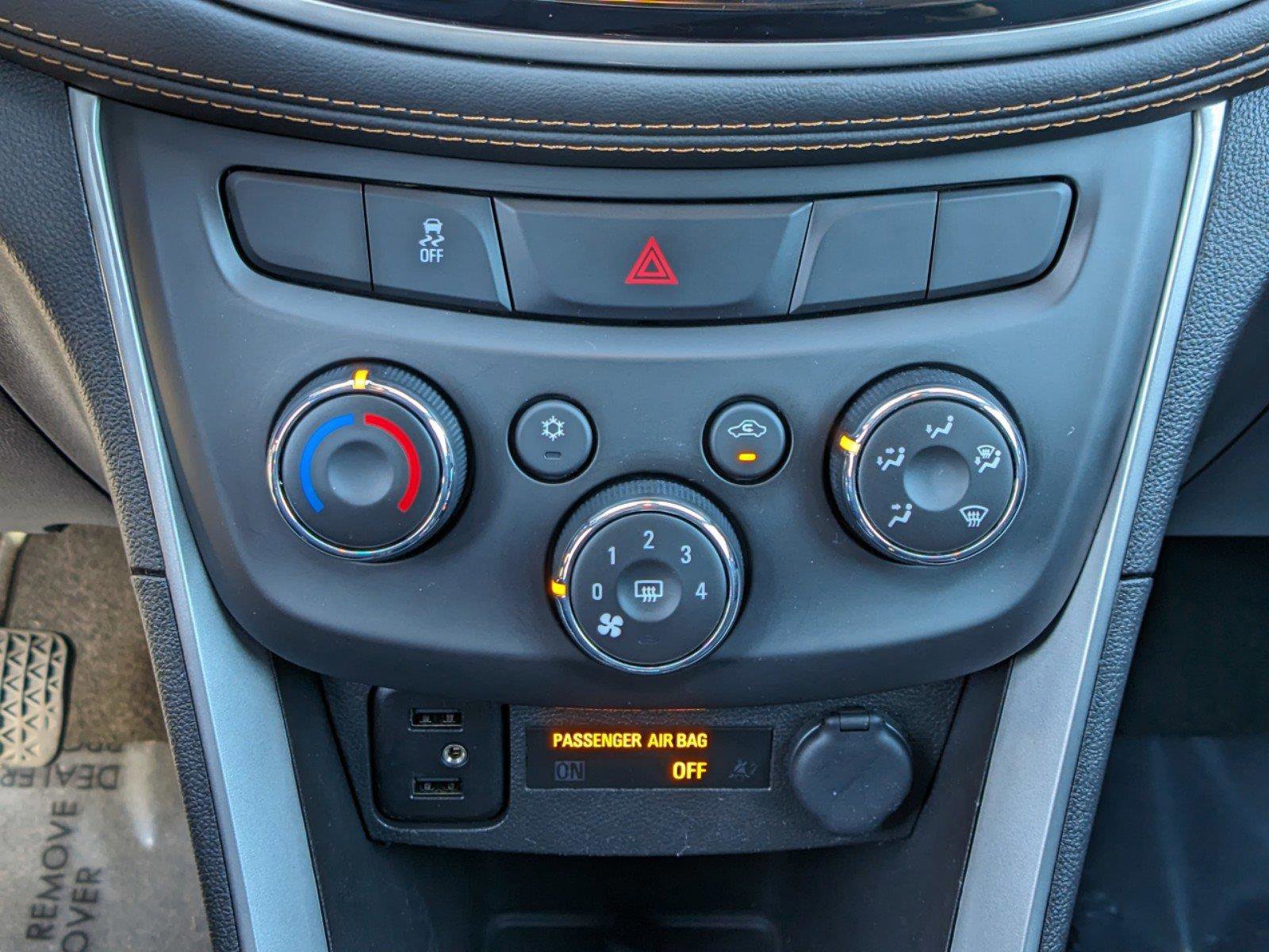 Used 2022 Chevrolet Trax LT w/ LT Convenience Package image 25